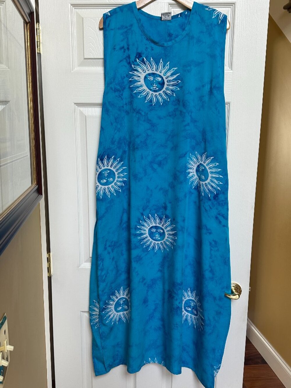 CARIBBEAN MAXI BEACH COVER-UP TIE-DYE WITH SUNS:NWOT ONE SIZE BLUE/WHITE